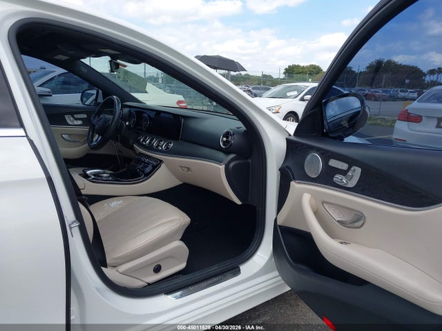 45011528 :رقم المزاد ، WDDZF4JB3HA132534 vin ، 2017 Mercedes-benz E 300 مزاد بيع