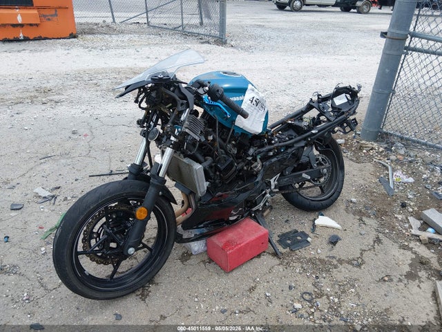 Kawasaki EX400 2021 JKAEXKH19MDAB4495 Image 2