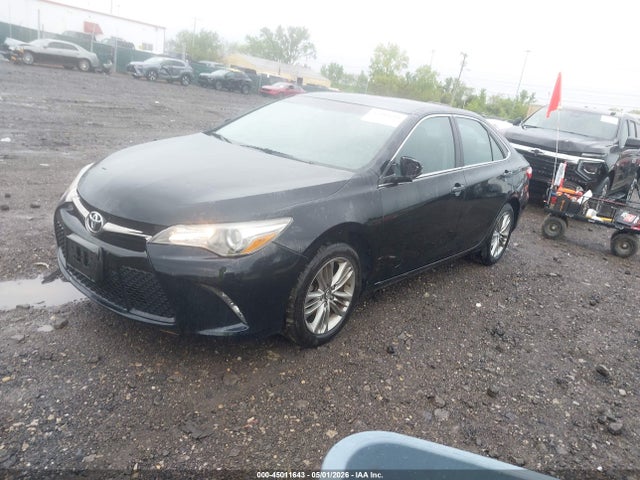 45011643 :رقم المزاد ، 4T1BF1FK3HU764656 vin ، 2017 Toyota Camry Se مزاد بيع