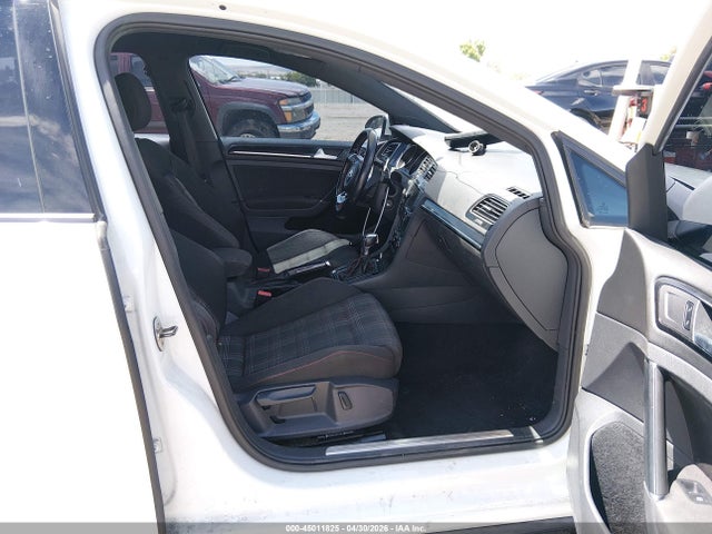 2015 Volkswagen Golf Gti 2.0t S 4-door მანქანა იყიდება აუქციონზე, vin: 3VW4T7AUXFM009195, აუქციონის ნომერი: 45011825