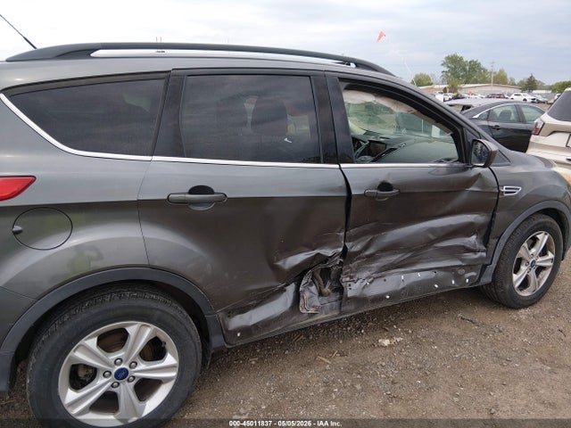 45011837 :رقم المزاد ، 1FMCU9G98FUA68490 vin ، 2015 Ford Escape Se مزاد بيع
