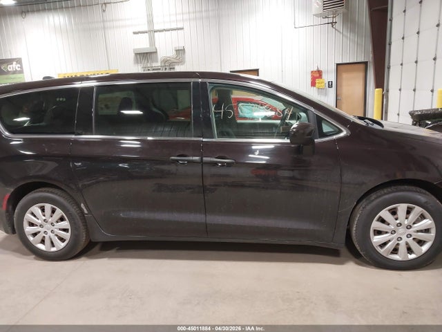 45011884 :رقم المزاد ، 2C4RC1AG7JR103259 vin ، 2018 Chrysler Pacifica L مزاد بيع