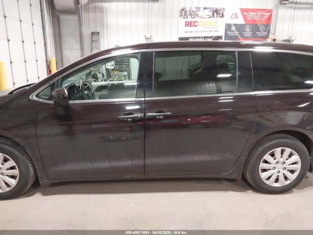 45011884 :رقم المزاد ، 2C4RC1AG7JR103259 vin ، 2018 Chrysler Pacifica L مزاد بيع