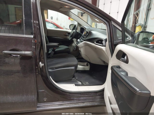 45011884 :رقم المزاد ، 2C4RC1AG7JR103259 vin ، 2018 Chrysler Pacifica L مزاد بيع