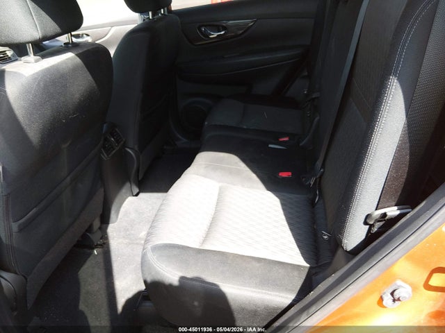 2017 Nissan Rogue S მანქანა იყიდება აუქციონზე, vin: JN8AT2MV0HW013583, აუქციონის ნომერი: 45011936