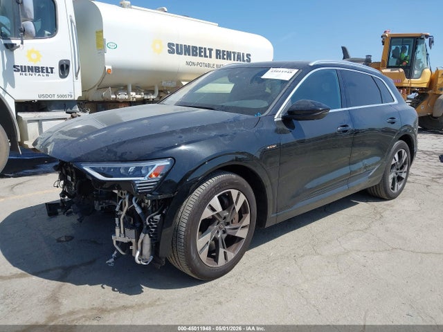 45011948 :رقم المزاد ، WA1LAAGE6NB027968 vin ، 2022 Audi E-tron Premium Plus Quattro مزاد بيع