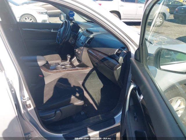 2014 Kia Sorento Lx მანქანა იყიდება აუქციონზე, vin: 5XYKTDA6XEG515938, აუქციონის ნომერი: 45012039