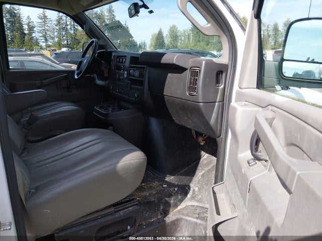 1GCWGAFP6M1158228 Chevrolet Express Cargo Rwd 2500 Regular Wheelbase Wt