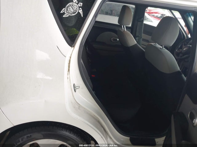 KNDJN2A27E7111015 KIA Soul !