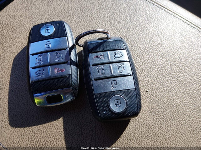 45012183 :رقم المزاد ، KNDMC5C10F6036142 vin ، 2015 Kia Sedona Sx مزاد بيع