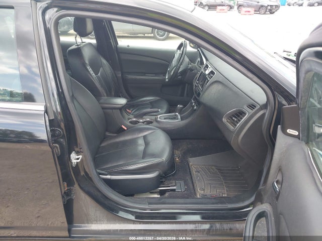 2014 Chrysler 200 Limited მანქანა იყიდება აუქციონზე, vin: 1C3CCBCG2EN172988, აუქციონის ნომერი: 45012257