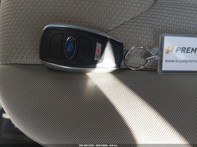45012352 :رقم المزاد ، 4S3GTAD65P3713317 vin ، 2023 Subaru Impreza Premium 5-door مزاد بيع