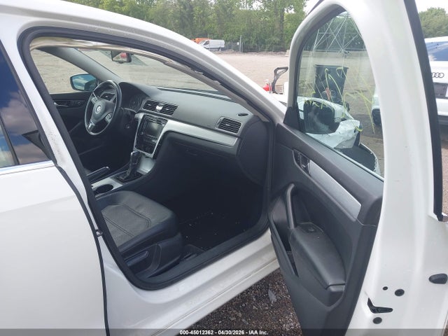 2013 Volkswagen Passat 2.5l Se მანქანა იყიდება აუქციონზე, vin: 1VWBP7A39DC115476, აუქციონის ნომერი: 45012362