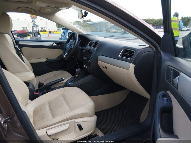 2014 Volkswagen Jetta 1.8t Se მანქანა იყიდება აუქციონზე, vin: 3VWD07AJ5EM419237, აუქციონის ნომერი: 45012365