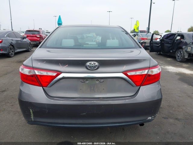 2015 Toyota Camry Le მანქანა იყიდება აუქციონზე, vin: 4T1BF1FK7FU992060, აუქციონის ნომერი: 45012480