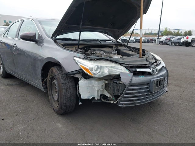 2015 Toyota Camry Le მანქანა იყიდება აუქციონზე, vin: 4T1BF1FK7FU992060, აუქციონის ნომერი: 45012480