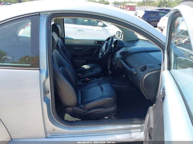 2010 Volkswagen New Beetle 2.5l მანქანა იყიდება აუქციონზე, vin: 3VWPG3AG8AM010634, აუქციონის ნომერი: 45012711