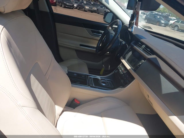 SAJBJ4BV4HCY43054 Jaguar Xf 35t Premium