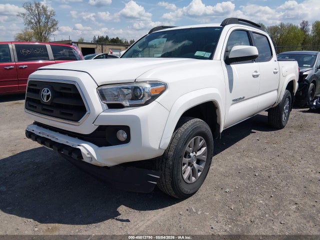 2017 Toyota Tacoma Sr5 V6 მანქანა იყიდება აუქციონზე, vin: 3TMCZ5AN0HM094240, აუქციონის ნომერი: 45012790