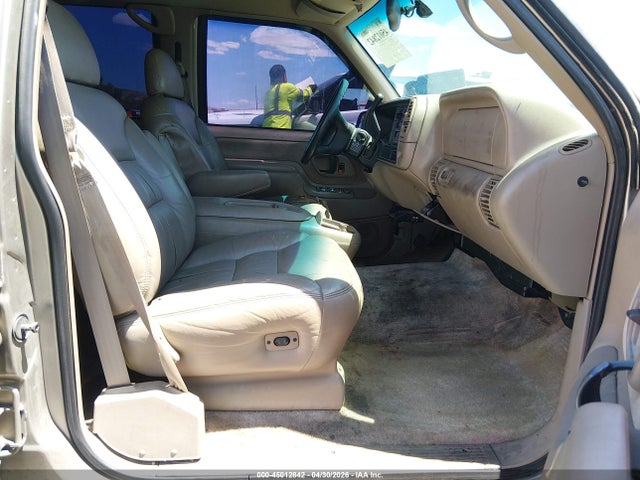 1999 Chevrolet Suburban 1500 Lt მანქანა იყიდება აუქციონზე, vin: 3GNEC16R5XG223396, აუქციონის ნომერი: 45012842