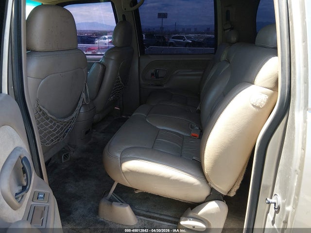 1999 Chevrolet Suburban 1500 Lt მანქანა იყიდება აუქციონზე, vin: 3GNEC16R5XG223396, აუქციონის ნომერი: 45012842