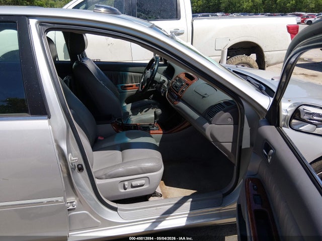 45012894 :رقم المزاد ، 4T1BF32K34U070979 vin ، 2004 Toyota Camry Xle V6 مزاد بيع