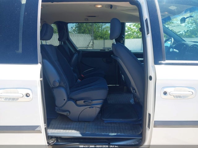 Продажа на аукционе авто 2001 Dodge Grand Caravan Sport, vin: 2B4GP44R41R137201, номер лота: 45012895