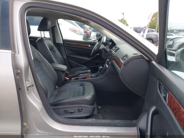 Auction sale of the 2013 Volkswagen Passat 2.0l Tdi Sel Premium, vin: 1VWCN7A39DC052714, lot number: 45013045