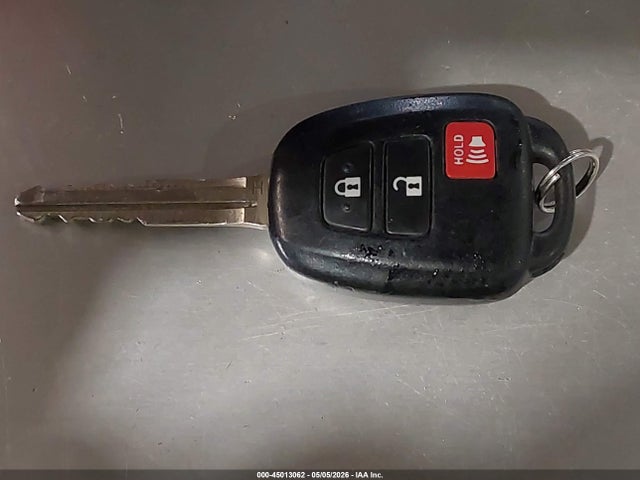 2T3RFREV3EW174713 Toyota Rav4 Xle