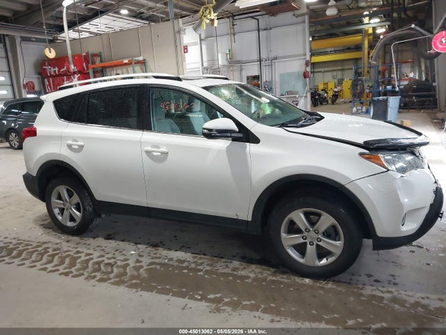 2T3RFREV3EW174713 Toyota Rav4 Xle