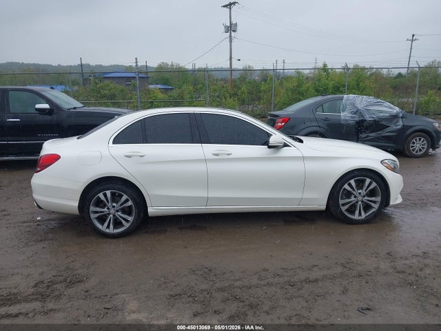 Продажа на аукционе авто 2015 Mercedes-benz C 300 4matic, vin: 55SWF4KBXFU041002, номер лота: 45013069