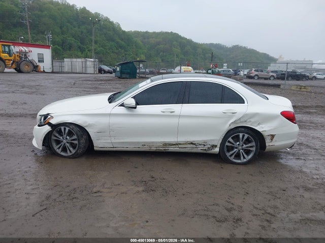 Продажа на аукционе авто 2015 Mercedes-benz C 300 4matic, vin: 55SWF4KBXFU041002, номер лота: 45013069