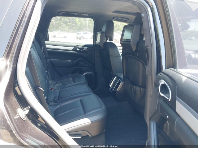 Продажа на аукционе авто 2011 Porsche Cayenne, vin: WP1AC2A23BLA85682, номер лота: 45013087