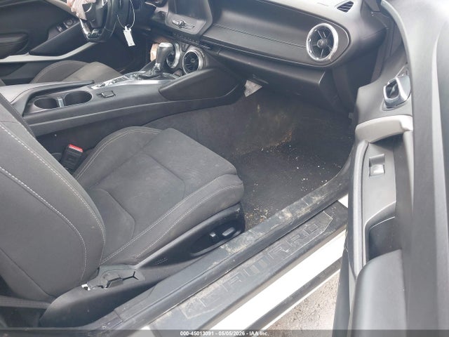 Продажа на аукционе авто 2018 Chevrolet Camaro 1lt, vin: 1G1FB3DX4J0101663, номер лота: 45013091
