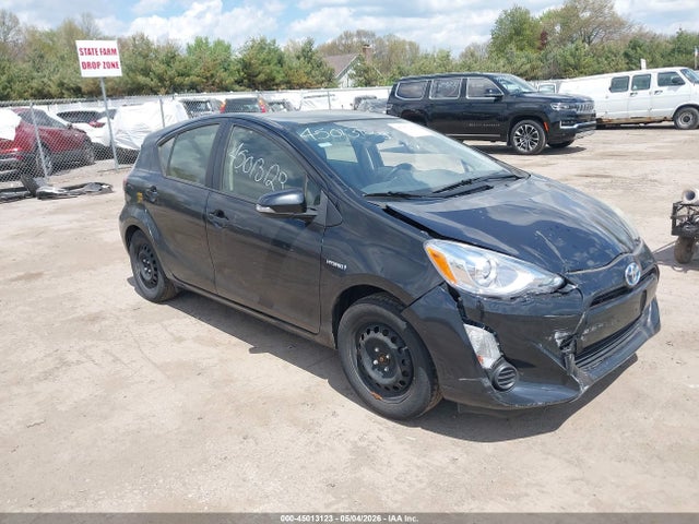 45013123 :رقم المزاد ، JTDKDTB32F1581526 vin ، 2015 Toyota Prius C Two مزاد بيع