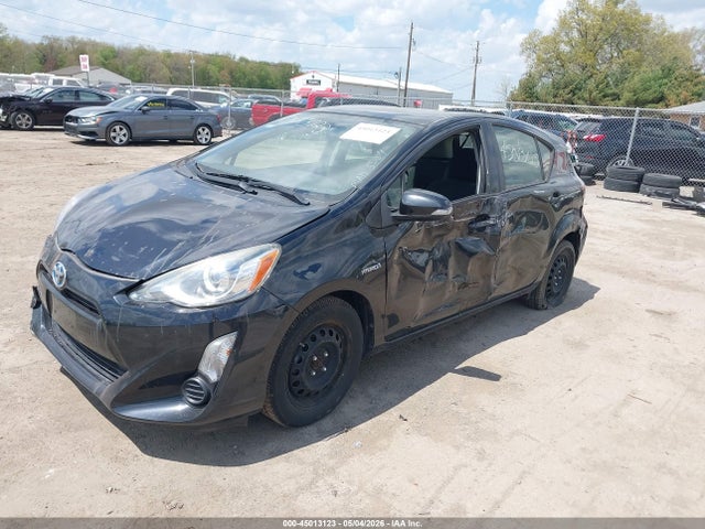 45013123 :رقم المزاد ، JTDKDTB32F1581526 vin ، 2015 Toyota Prius C Two مزاد بيع