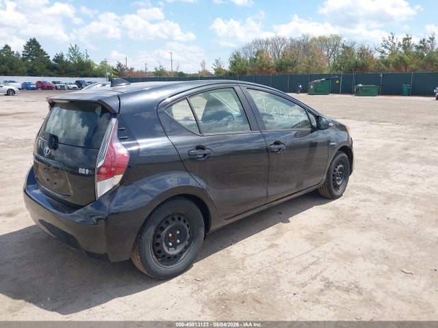 45013123 :رقم المزاد ، JTDKDTB32F1581526 vin ، 2015 Toyota Prius C Two مزاد بيع