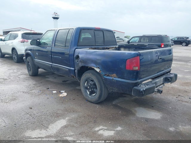 45013236 :رقم المزاد ، 1GCDT13W02K223564 vin ، 2002 Chevrolet S-10 Ls مزاد بيع