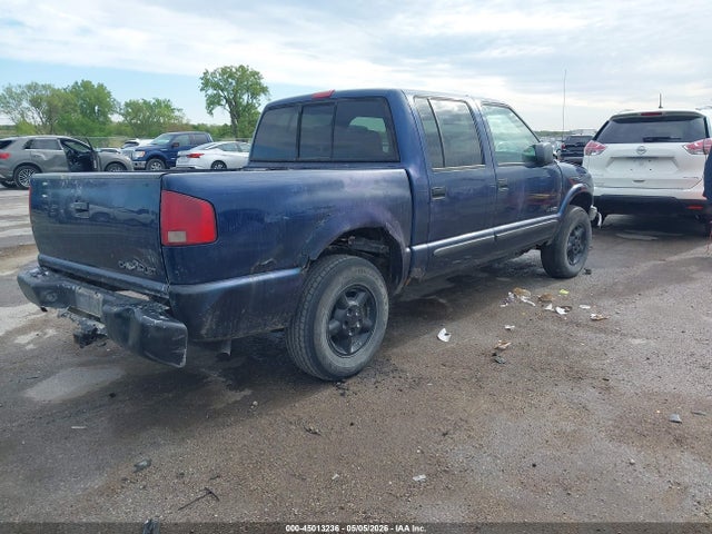 45013236 :رقم المزاد ، 1GCDT13W02K223564 vin ، 2002 Chevrolet S-10 Ls مزاد بيع