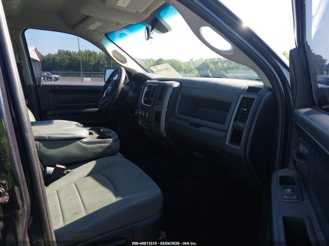Продажа на аукционе авто 2017 Ram 1500 Express  4x4 5'7 Box, vin: 1C6RR7KG4HS669928, номер лота: 45013310