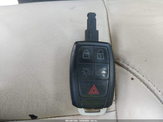 2012 Volvo C70 T5/t5 Platinum/t5 Premier Plus მანქანა იყიდება აუქციონზე, vin: YV1672MC5CJ126787, აუქციონის ნომერი: 45013380
