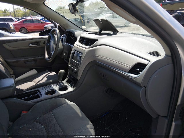45013432 :رقم المزاد ، 1GNKRFED9HJ273139 vin ، 2017 Chevrolet Traverse Ls مزاد بيع