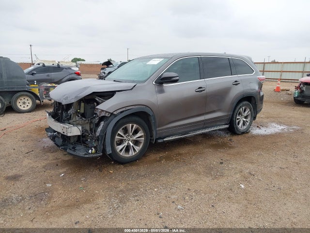 Toyota Highlander Le Plus V6 2016 5TDZKRFH2GS140416 Image 2