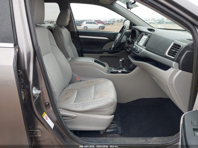 Toyota Highlander Le Plus V6 2016 5TDZKRFH2GS140416 Image 5