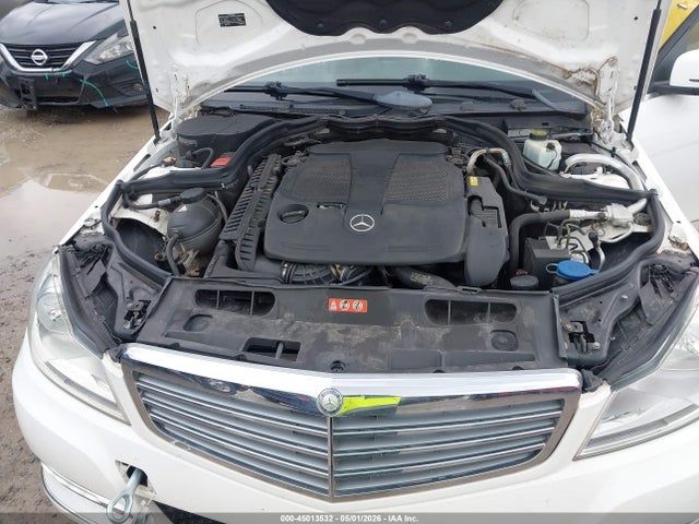 45013532 :رقم المزاد ، WDDGF8AB5DR270652 vin ، 2013 Mercedes-benz C 300 Luxury 4matic مزاد بيع
