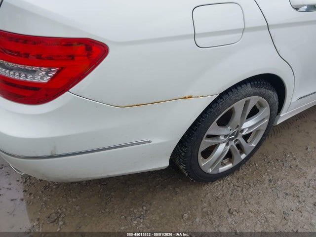 45013532 :رقم المزاد ، WDDGF8AB5DR270652 vin ، 2013 Mercedes-benz C 300 Luxury 4matic مزاد بيع