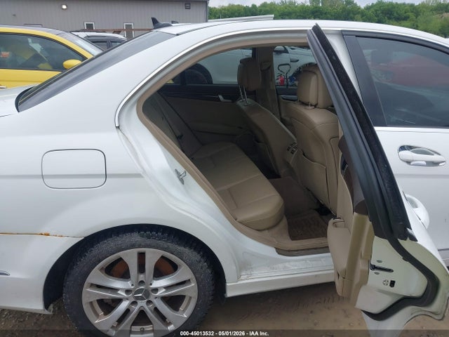 45013532 :رقم المزاد ، WDDGF8AB5DR270652 vin ، 2013 Mercedes-benz C 300 Luxury 4matic مزاد بيع