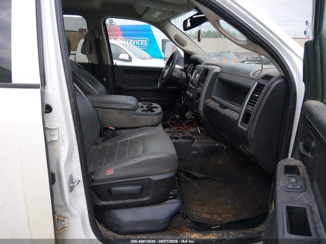 45013535 :رقم المزاد ، 3C63RRGL3JG143830 vin ، 2018 Ram 3500 Tradesman  4x4 8' Box مزاد بيع