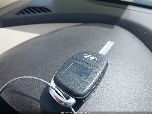Продажа на аукционе авто 2017 Hyundai Santa Fe Sport 2.4l, vin: 5XYZUDLB0HG425403, номер лота: 45013588