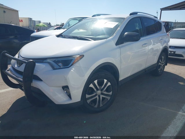 JTMBFREVXJJ719977 Toyota RAV4 LE
